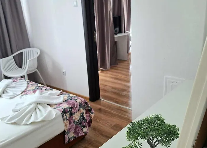 Гостьовий будинок Chance Sarafovo 3*